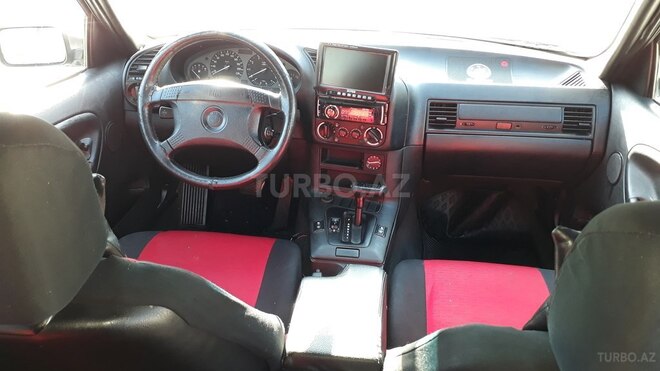 BMW 318 1993, 256,000 km - 1.8 l - Sumqayıt