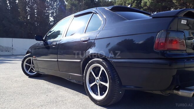 BMW 318 1993, 256,000 km - 1.8 l - Sumqayıt