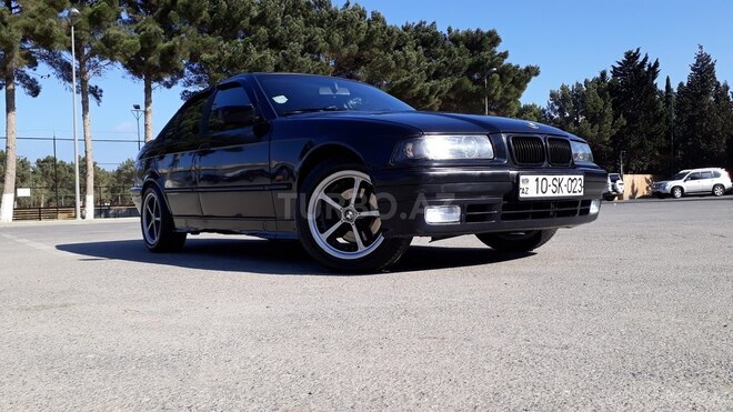 BMW 318 1993, 256,000 km - 1.8 l - Sumqayıt