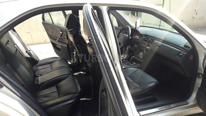 Mercedes E 240 2000, 247,000 km - 2.6 л - Gəncə