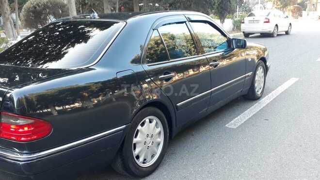 Mercedes E 240 1998, 246,000 km - 2.4 l - Sumqayıt