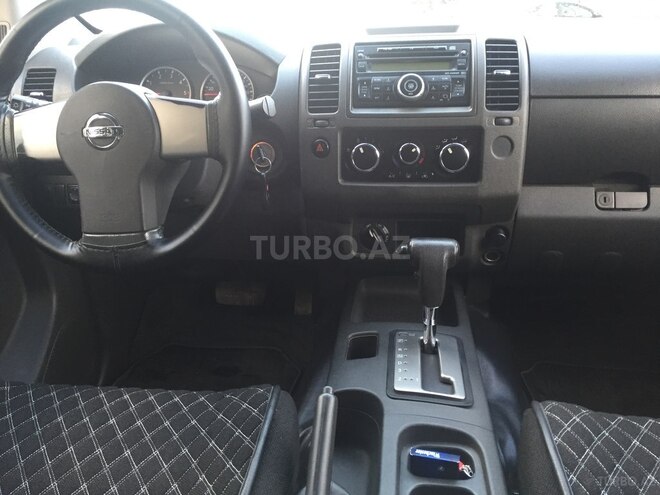 Nissan Navara 2014, 98,000 km - 2.5 l - Bakı