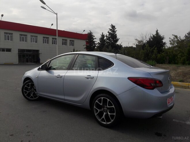 Opel Astra 2014, 86,150 km - 1.4 l - Bakı