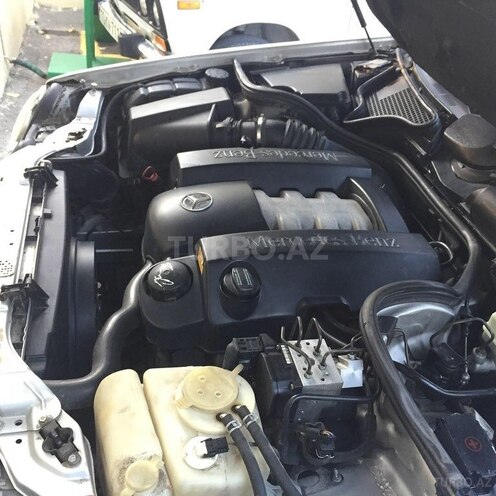 Mercedes E 320 2000, 366,000 km - 3.2 l - Saatlı