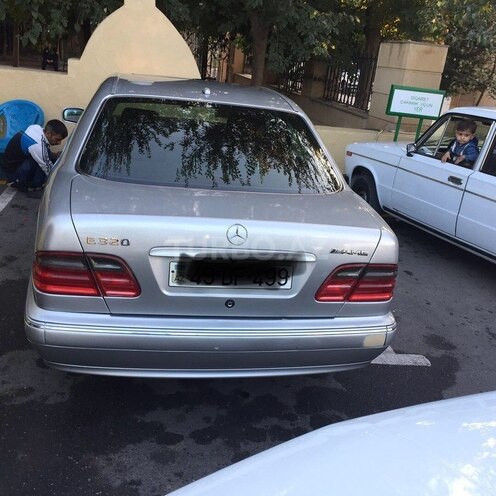Mercedes E 320 2000, 366,000 km - 3.2 l - Saatlı