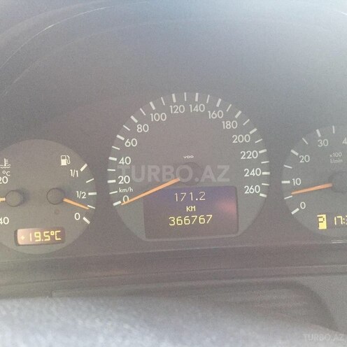 Mercedes E 320 2000, 366,000 km - 3.2 l - Saatlı