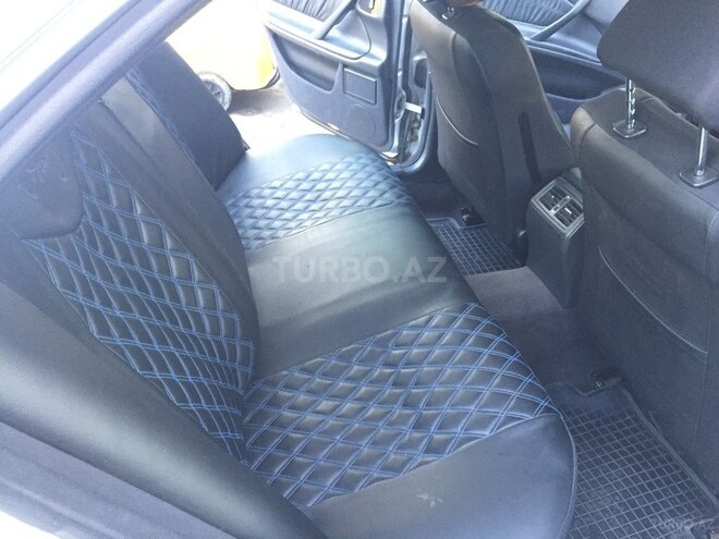 Mercedes E 320 2000, 366,000 km - 3.2 l - Saatlı
