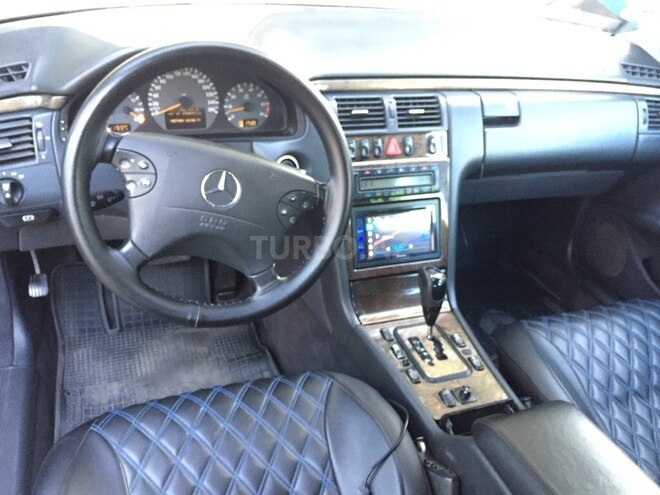 Mercedes E 320 2000, 366,000 km - 3.2 l - Saatlı