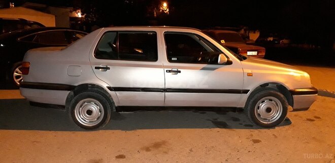 Volkswagen Vento 1998, 218,749 km - 1.6 l - Bakı