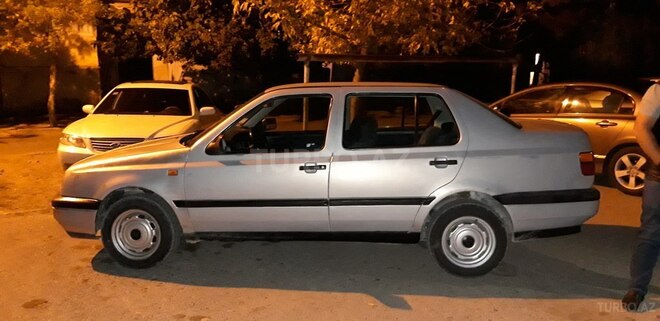 Volkswagen Vento 1998, 218,749 km - 1.6 l - Bakı