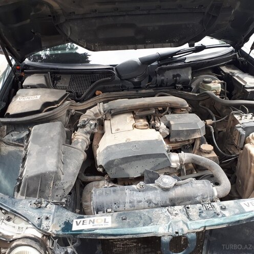 Mercedes E 230 1997, 258,000 km - 2.3 l - Qazax
