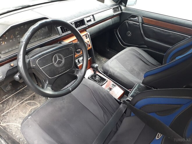 Mercedes E 200 1994, 439,230 km - 2.0 л - Salyan