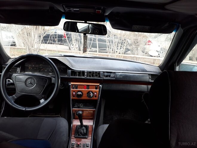 Mercedes E 200 1994, 439,230 km - 2.0 л - Salyan