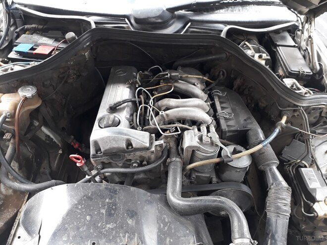Mercedes E 200 1994, 439,230 km - 2.0 л - Salyan