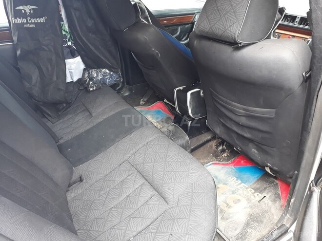 Mercedes E 200 1994, 439,230 km - 2.0 л - Salyan