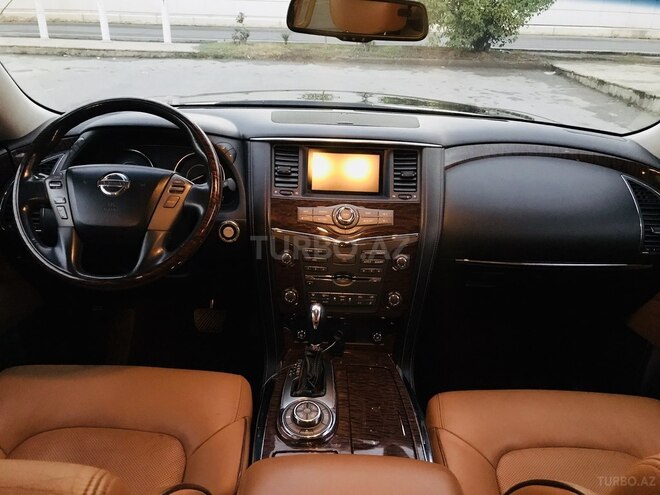 Nissan Patrol 2013, 130,000 km - 5.6 л - Bakı
