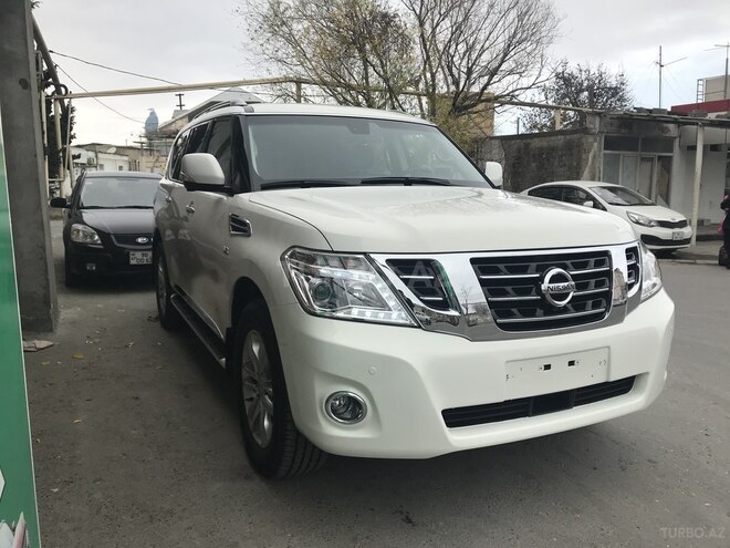 Nissan Patrol 2013, 80,000 km - 5.6 l - Bakı