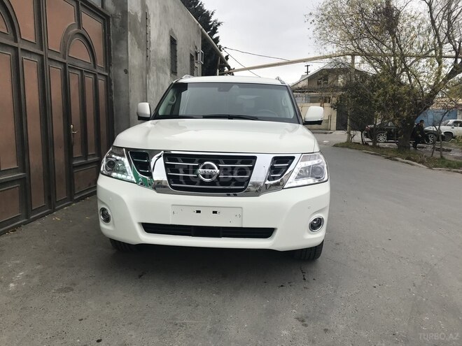 Nissan Patrol 2013, 80,000 km - 5.6 l - Bakı