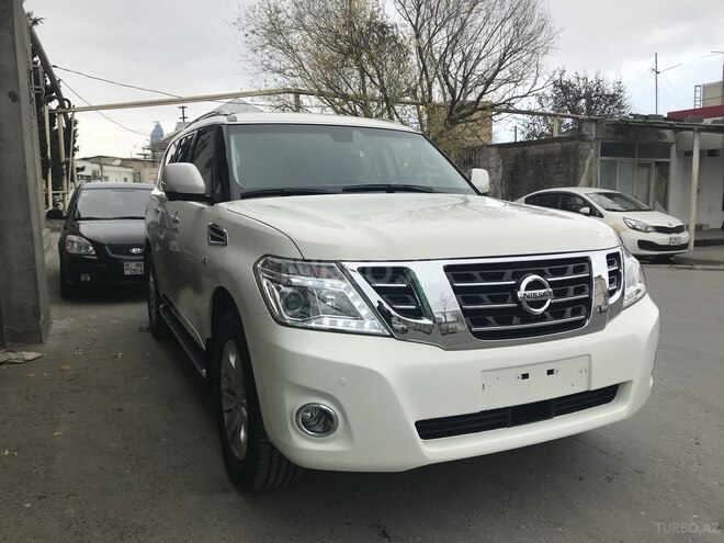 Nissan Patrol 2013, 80,000 km - 5.6 l - Bakı