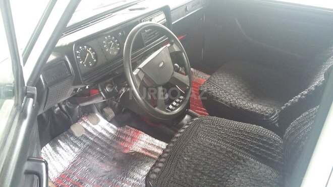 LADA (VAZ) 2107 2009, 26,325 km - 1.6 l - Qax