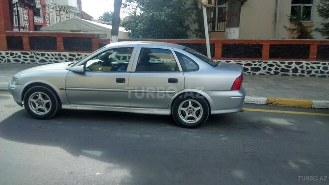 Opel Vectra 1999, 242,664 km - 1.6 l - Zaqatala