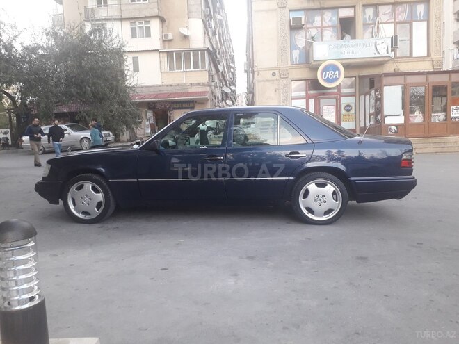 Mercedes E 220 1994, 330,000 km - 2.2 l - Bakı