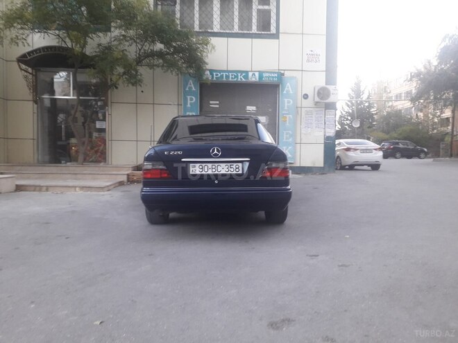 Mercedes E 220 1994, 330,000 km - 2.2 l - Bakı