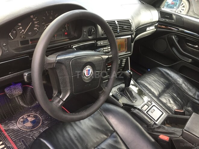 BMW 523 1998, 256,000 km - 2.5 l - Bakı