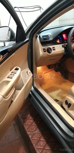 Volkswagen Passat 2006, 215,000 km - 2.0 l - Bakı