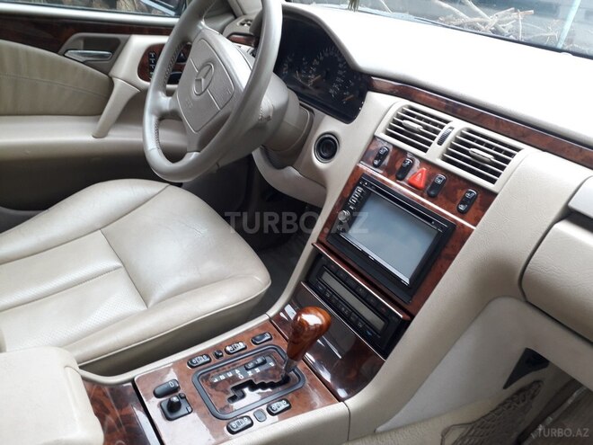 Mercedes E 320 1998, 200,000 km - 3.2 l - Sumqayıt