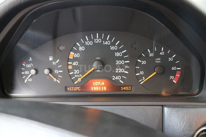 Mercedes E 240 1999, 199,500 km - 2.4 l - Bakı