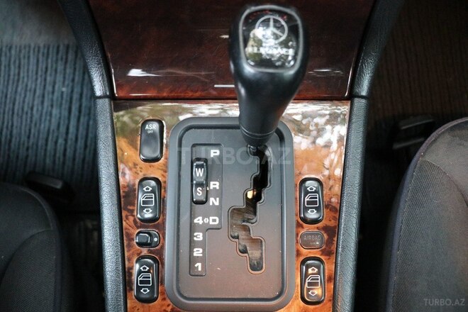 Mercedes E 240 1999, 199,500 km - 2.4 l - Bakı
