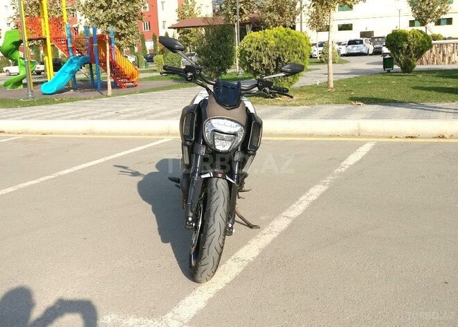 Ducati  2015, 1,800 km - 1.2 l - Gəncə
