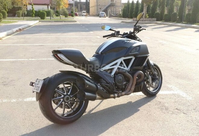 Ducati  2015, 1,800 km - 1.2 l - Gəncə