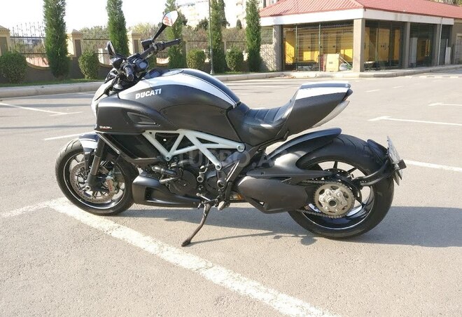 Ducati  2015, 1,800 km - 1.2 l - Gəncə