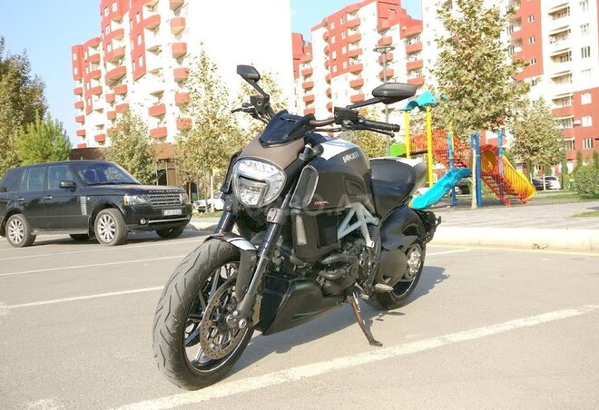 Ducati  2015, 1,800 km - 1.2 l - Gəncə