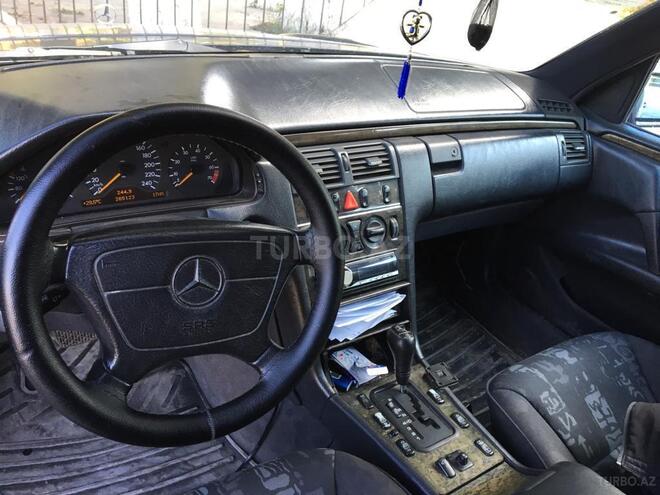 Mercedes E 240 1998, 220,000 km - 2.4 l - Bərdə