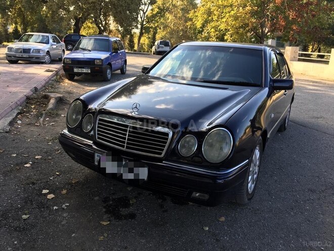 Mercedes E 240 1998, 220,000 km - 2.4 l - Bərdə