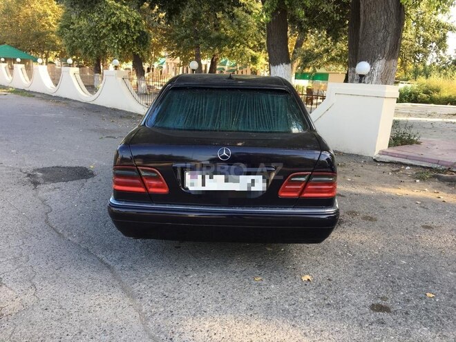 Mercedes E 240 1998, 220,000 km - 2.4 l - Bərdə