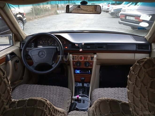 Mercedes E 250 1992, 526,000 km - 2.5 л - Bakı