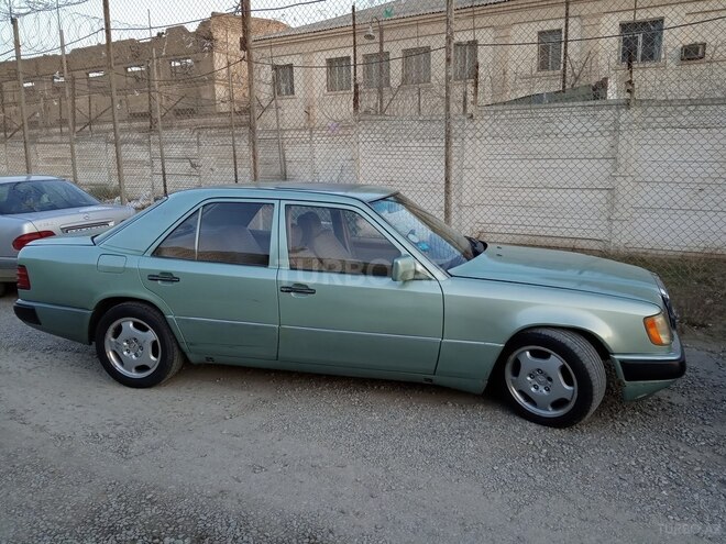 Mercedes E 250 1992, 526,000 km - 2.5 л - Bakı