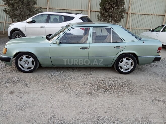 Mercedes E 250 1992, 526,000 km - 2.5 л - Bakı