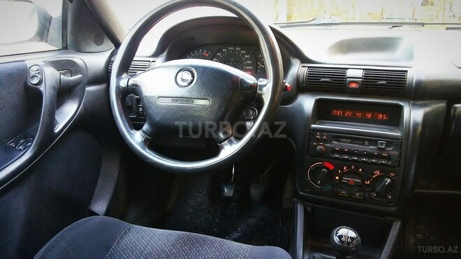 Opel Astra 1997, 319,000 km - 1.6 l - Bakı