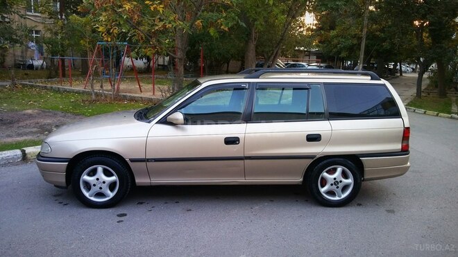 Opel Astra 1997, 319,000 km - 1.6 l - Bakı