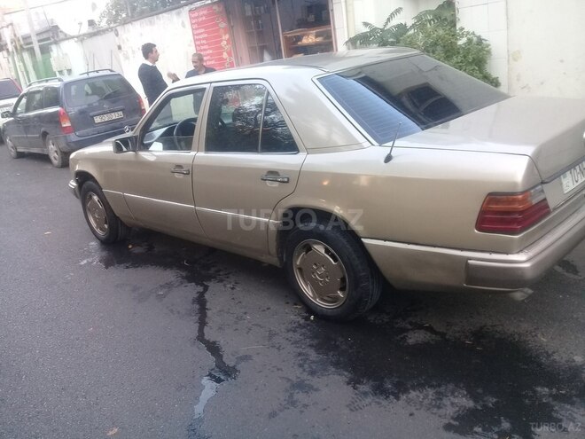 Mercedes E 250 1991, 240,000 km - 2.5 л - Bakı