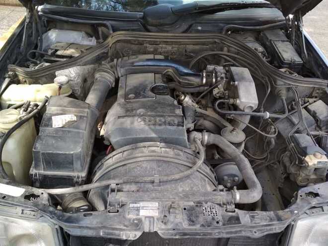 Mercedes E 200 1993, 142,221 km - 2.0 л - Bakı