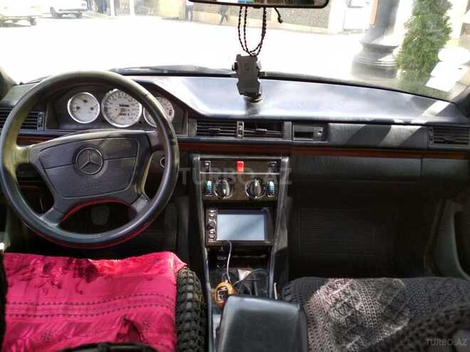Mercedes E 200 1993, 142,221 km - 2.0 л - Bakı