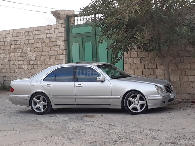 Mercedes E 320 2001, 300,000 km - 3.2 l - Bakı