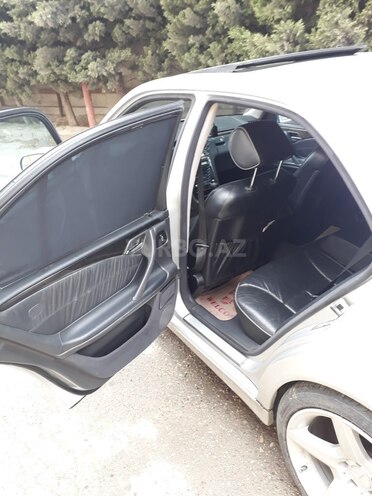 Mercedes E 320 2001, 300,000 km - 3.2 l - Bakı