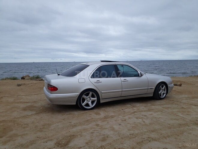 Mercedes E 320 2001, 300,000 km - 3.2 l - Bakı